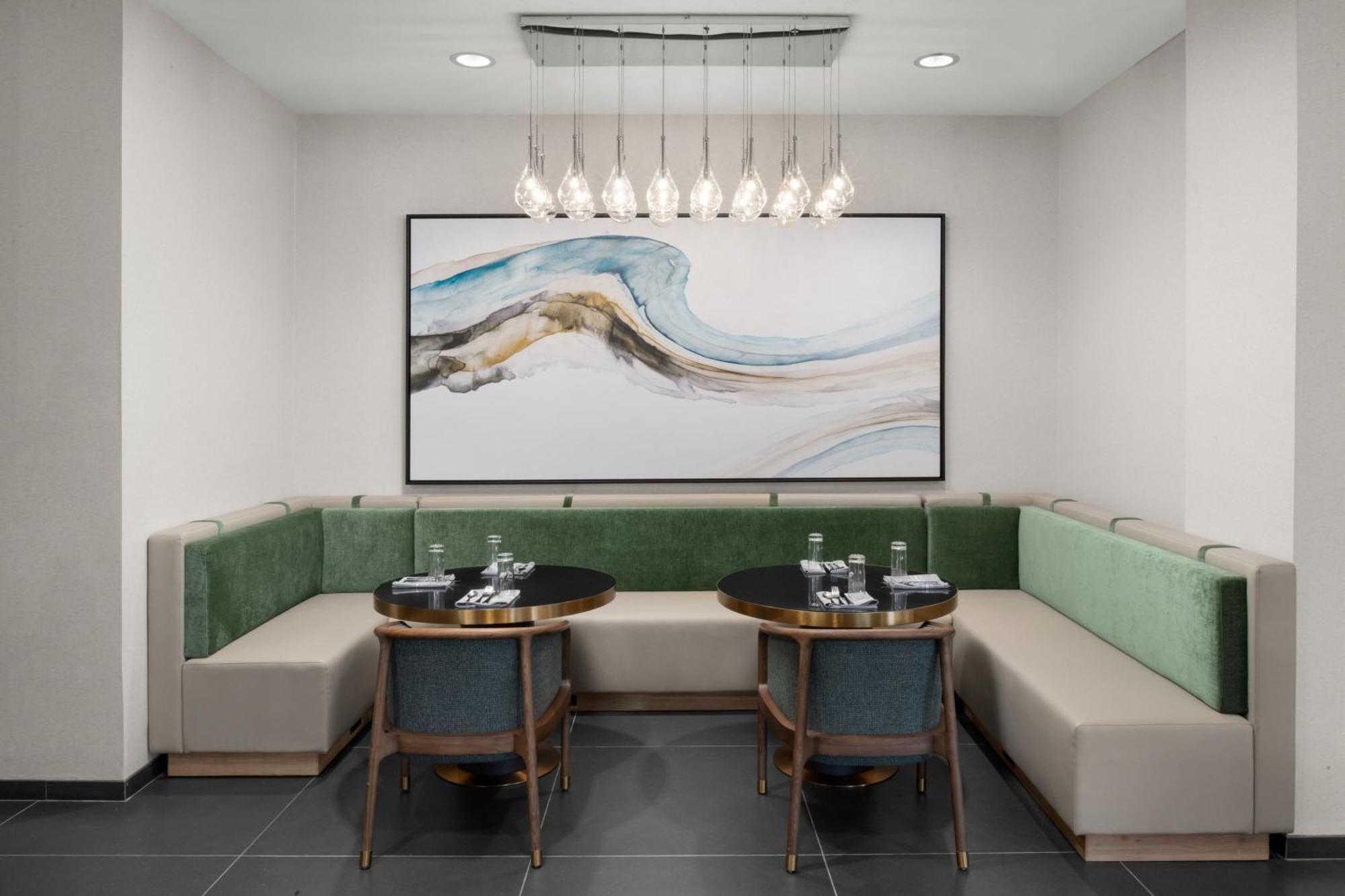 Delta Hotels By Marriott Colonial Heights Esterno foto