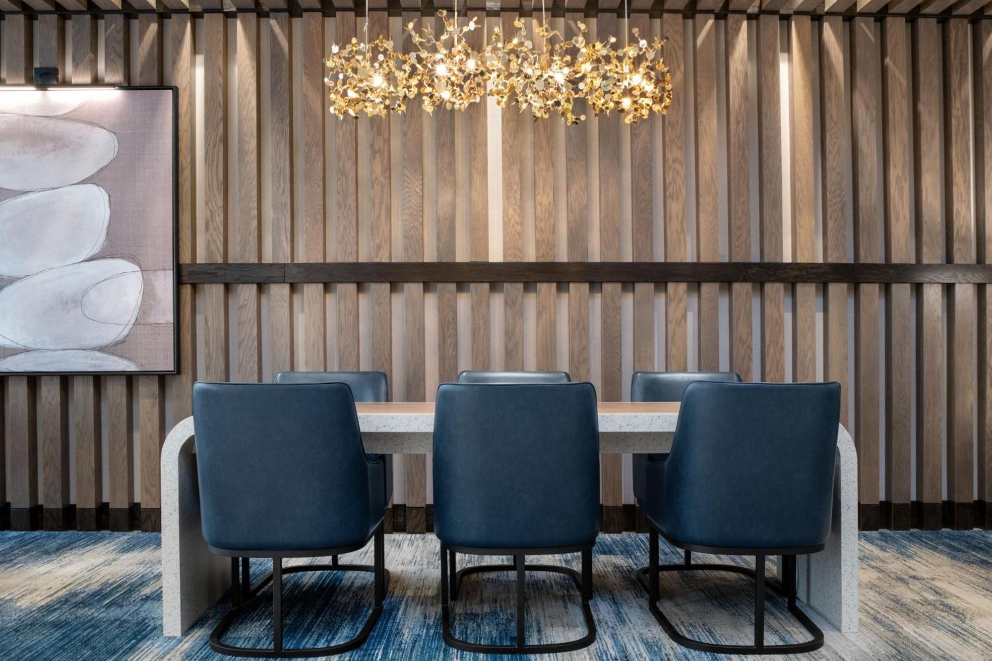 Delta Hotels By Marriott Colonial Heights Esterno foto